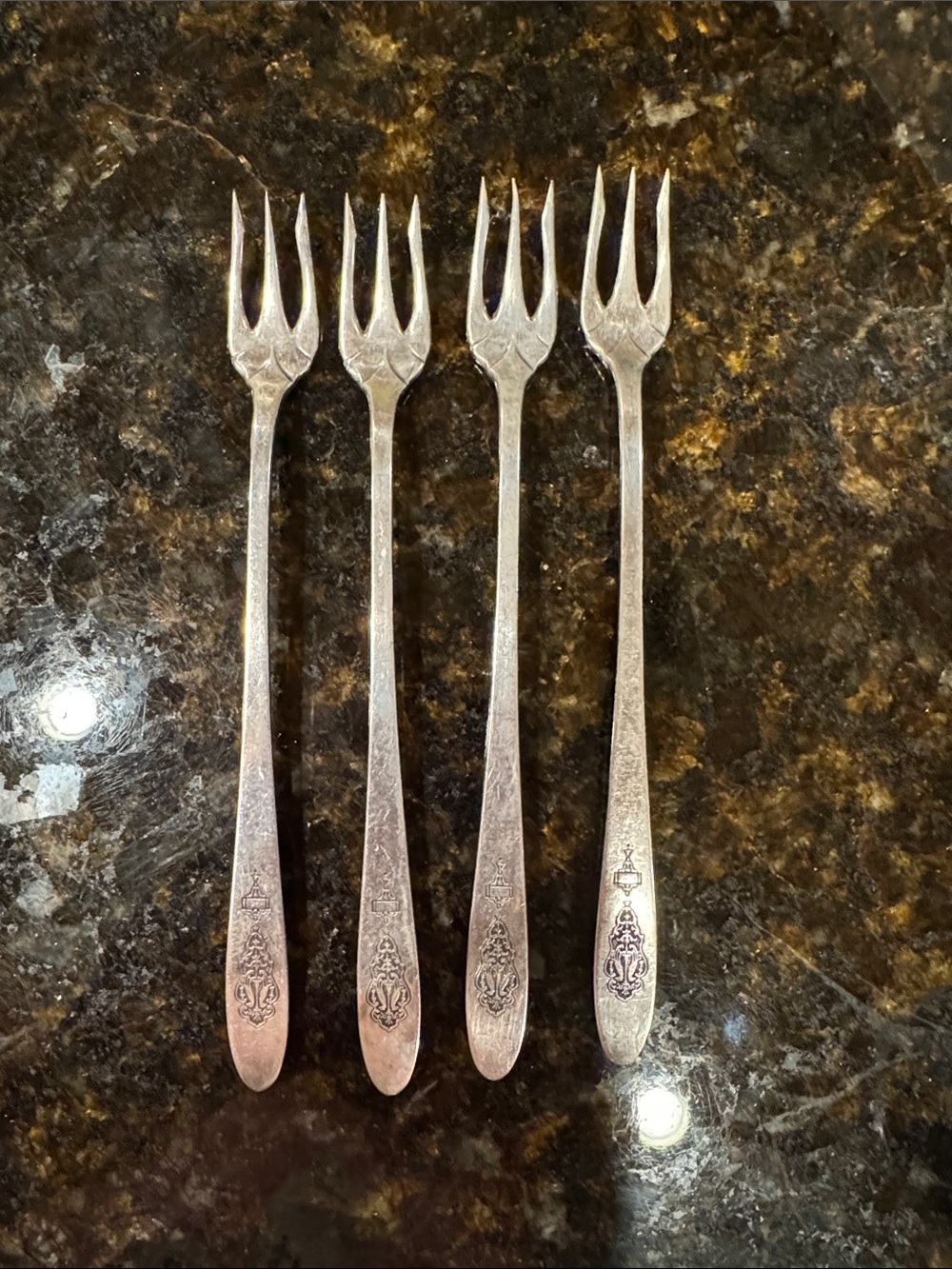 Vintage-Style Community Plate - Cocktail / oyster Forks - Set of 4
